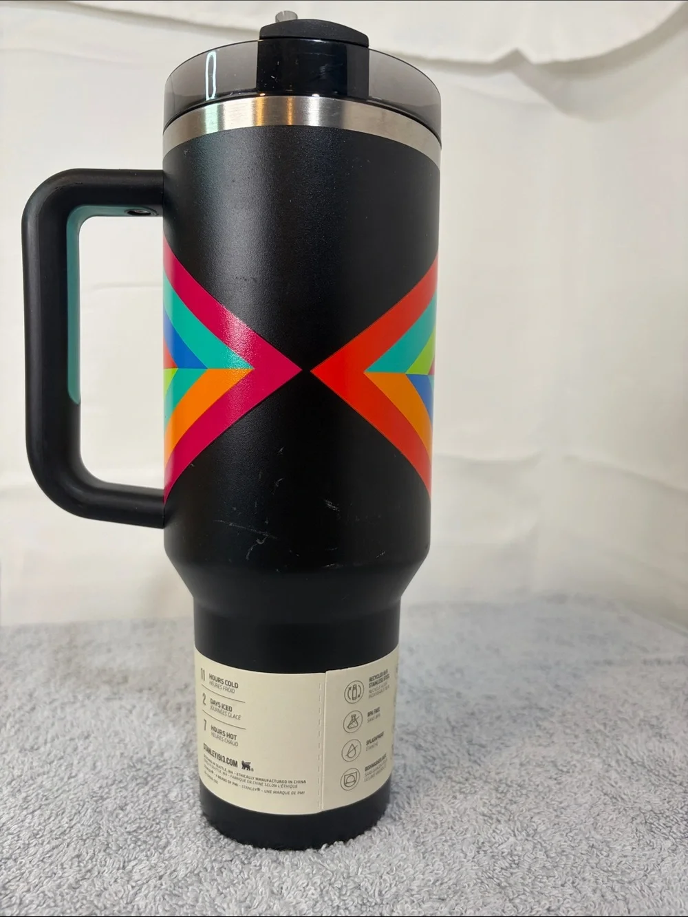 Stanley Quencher H2.0 tumbler Chevron Accents NWT. Some small scratches